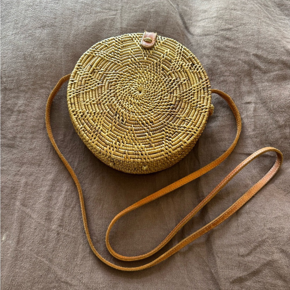 Round Woven Straw Crossbody Bag